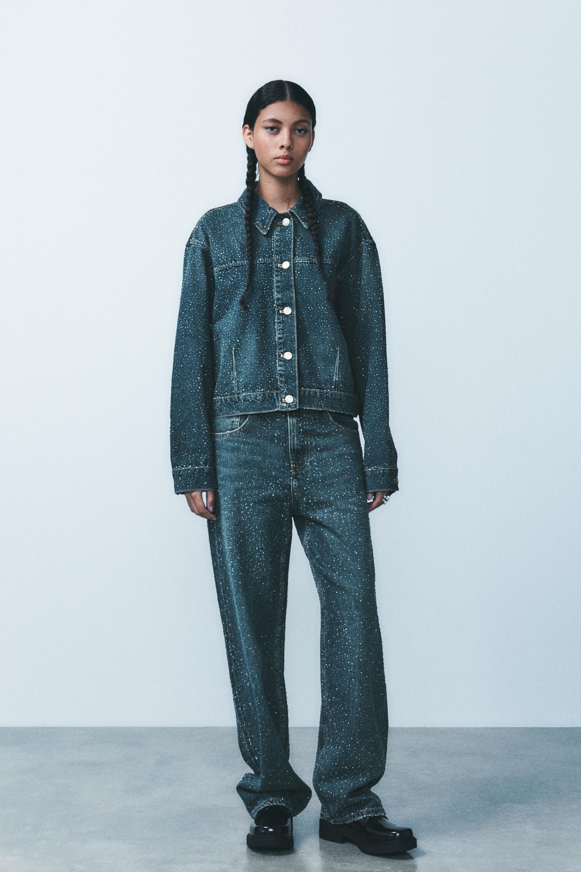 Relaxed Oversize Tapered High-Waist Jeans With Rhinestone Detail