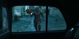 Deadpool 2, Ryan Reynolds running to Dopinder's cab