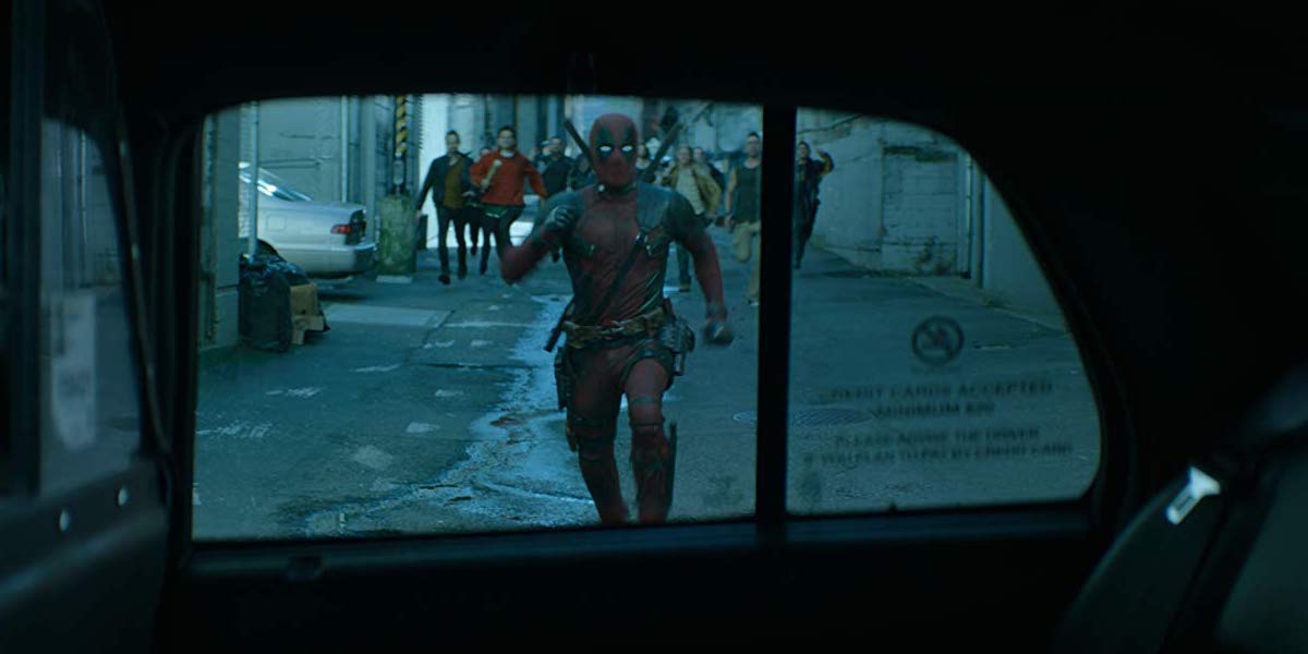 Deadpool 2, Ryan Reynolds running to Dopinder&#039;s cab