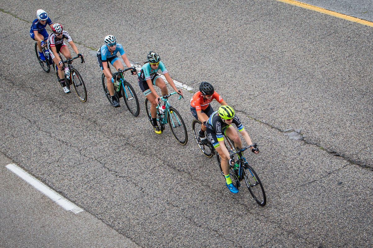 A break forms on the early laps