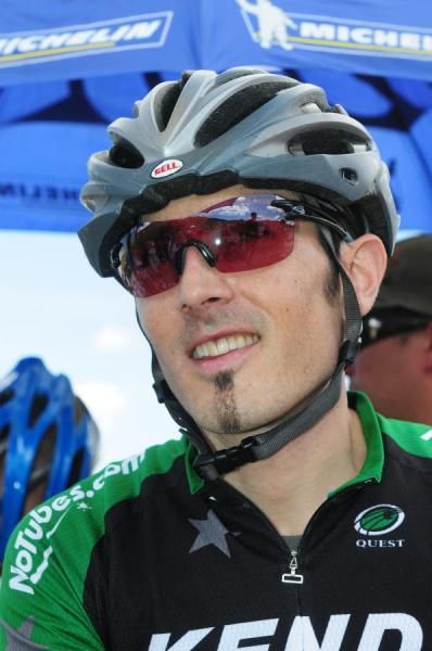 Michael Broderick (Kenda-Seven-No Tubes) on the front row