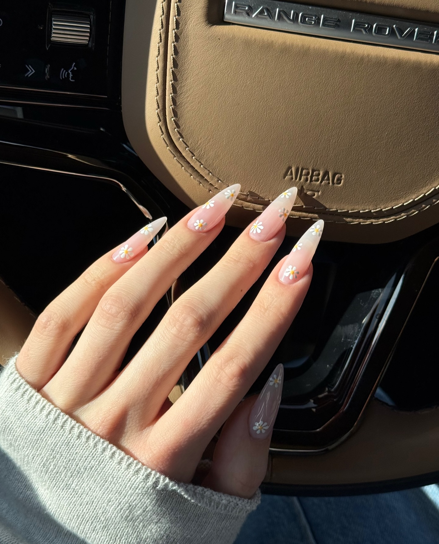 micro flower nail art