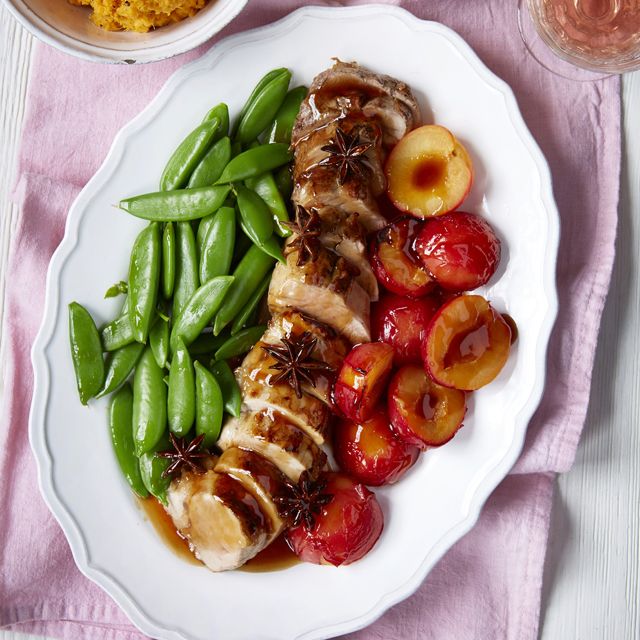 Glazed pork fillet with roasted plums