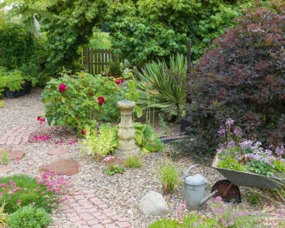 Landscaping ideas with rocks: 11 ways with pebbles, stones and boulders ...