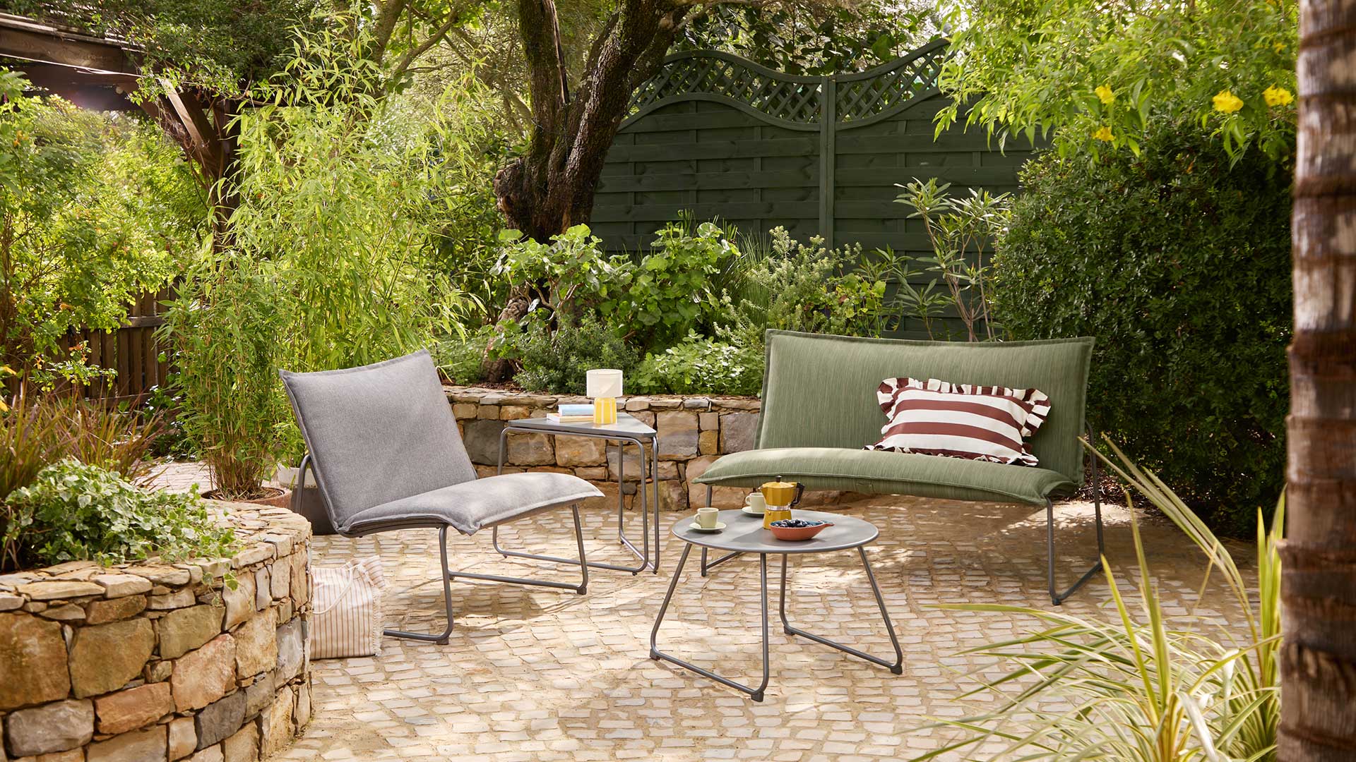 patio furniture from Dobbies in garden