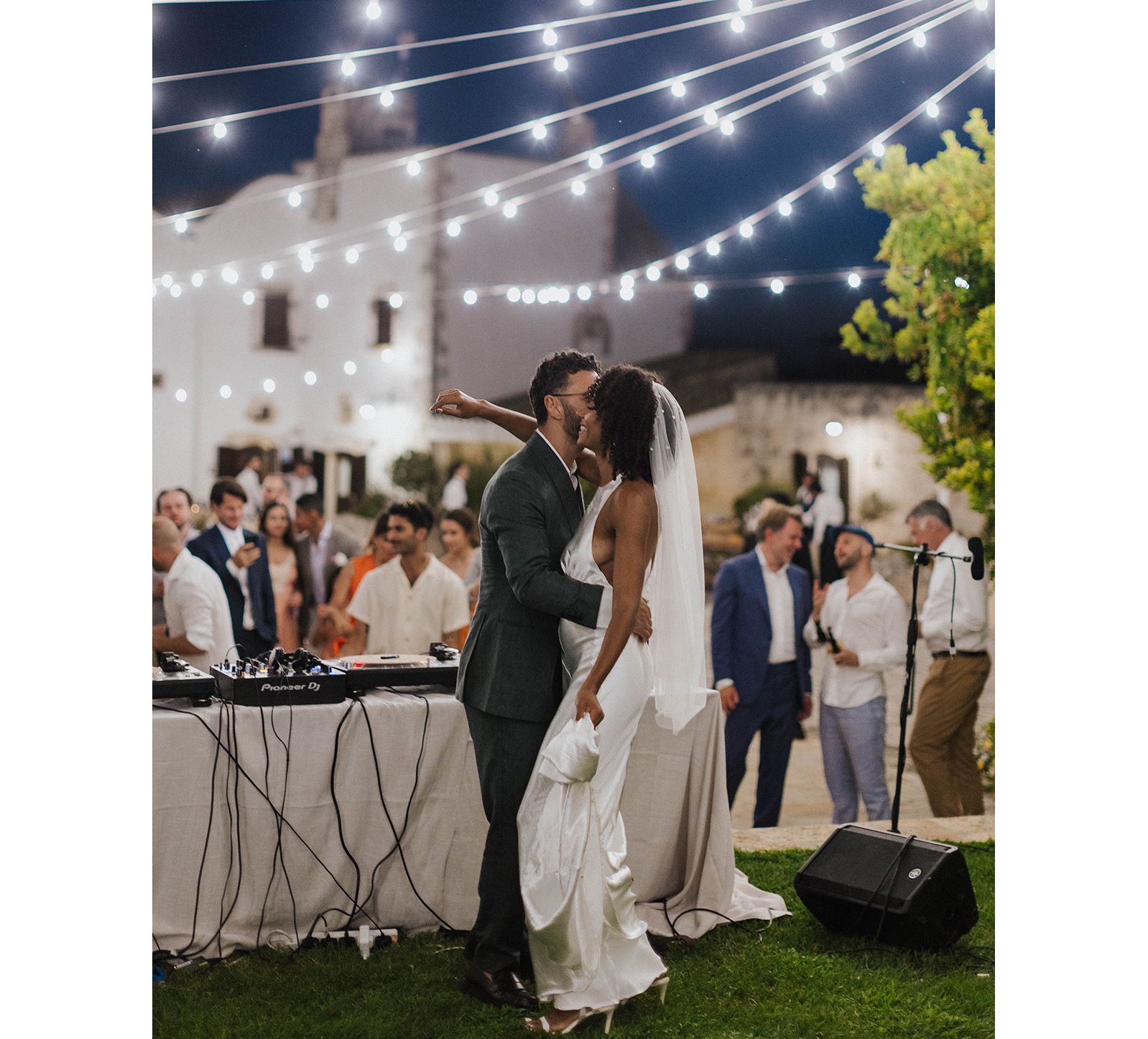 CHARLOTTE SEVEN SIX WEDDING