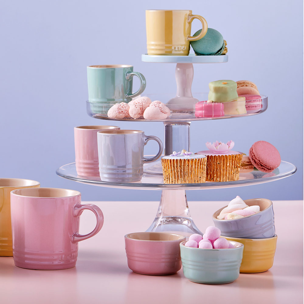 le creuset stoneware glacé mugs