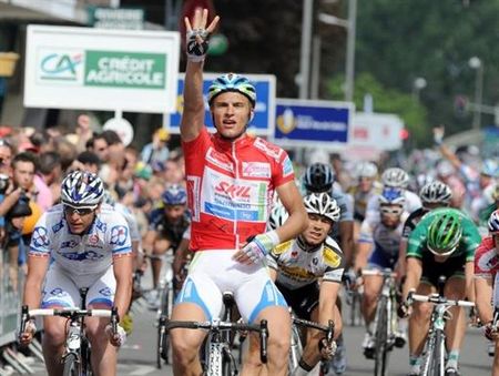 Points classification leader Marcel Kittel (Skil-Shimano) wins the final stage in Dunkirk.
