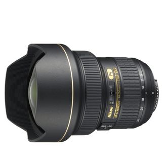 Nikon 14-24mm product shot