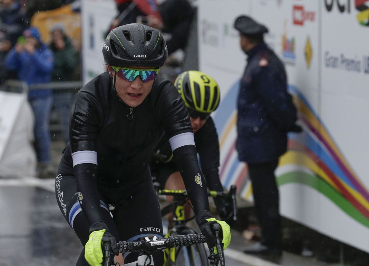 Marianne Vos (Waowdeals) rounded out the podium