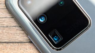  Galaxy S20 Ultra camera closeup