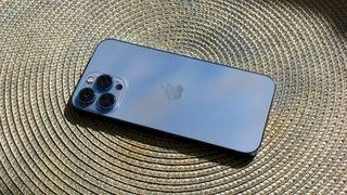 iPhone 13 Pro Max vs Google Pixel 6 Pro