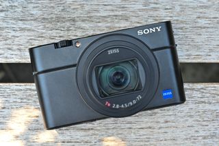 Sony RX100 VII on tämän hetken paras matkakamera