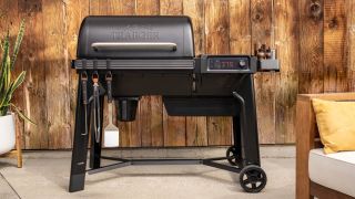 Traeger Woodridge Series