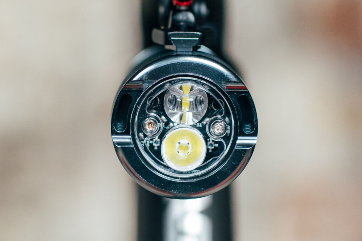 The Exposure Strada 13 SB attached to the bars of a road bike