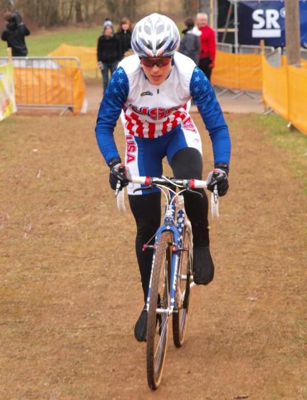Katie Compton (USA) previews the course in St. Wendel