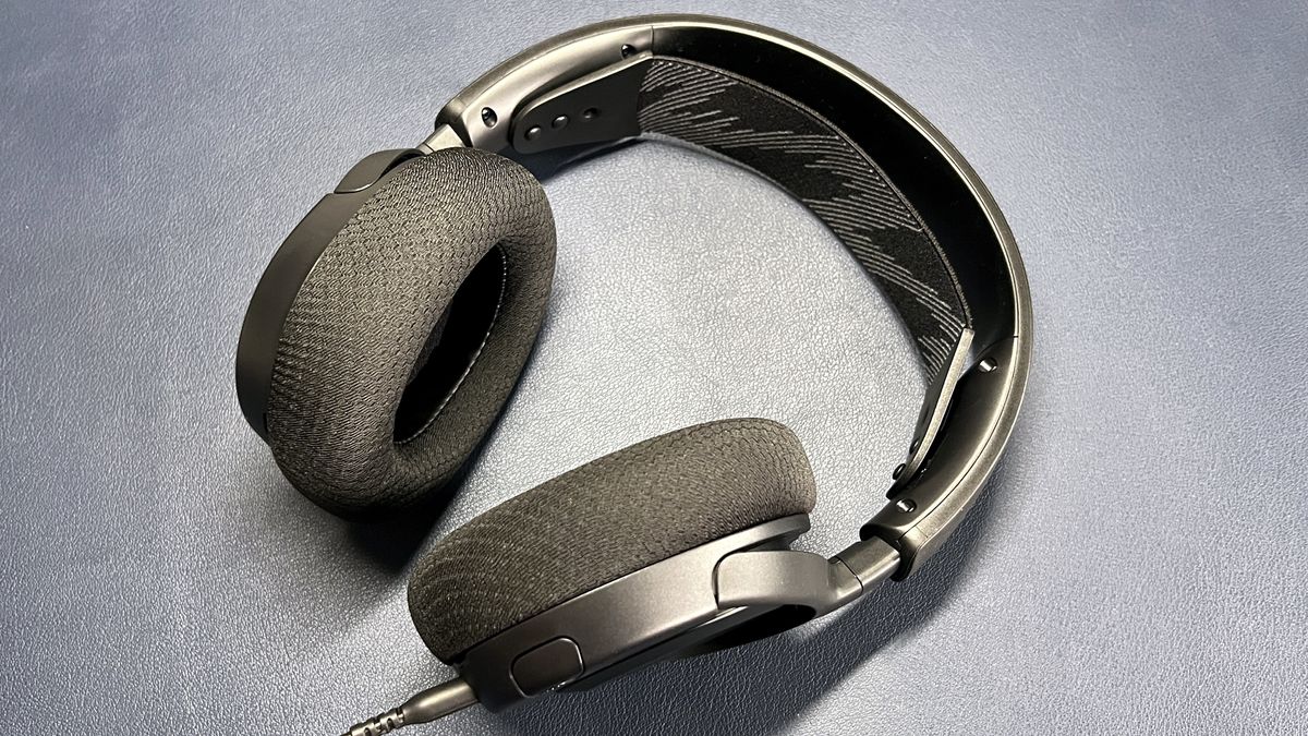 SteelSeries Arctis Nova 1 Review: Wired but Worth It | Tom's Hardware