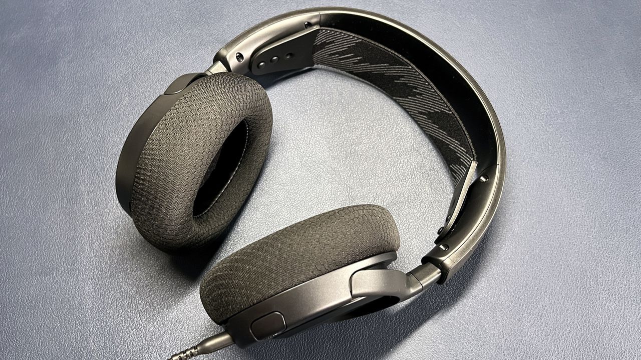 SteelSeries Arctis Nova 1