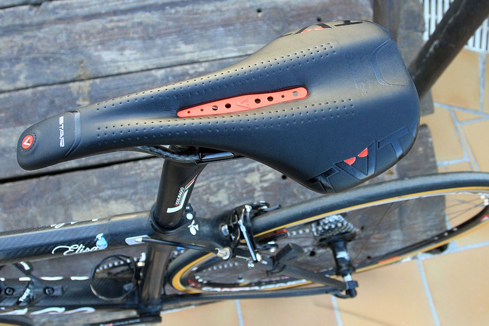Astute Star Lite saddle on Elisa Longo Borghini's (Wiggle High5) Colnago C60