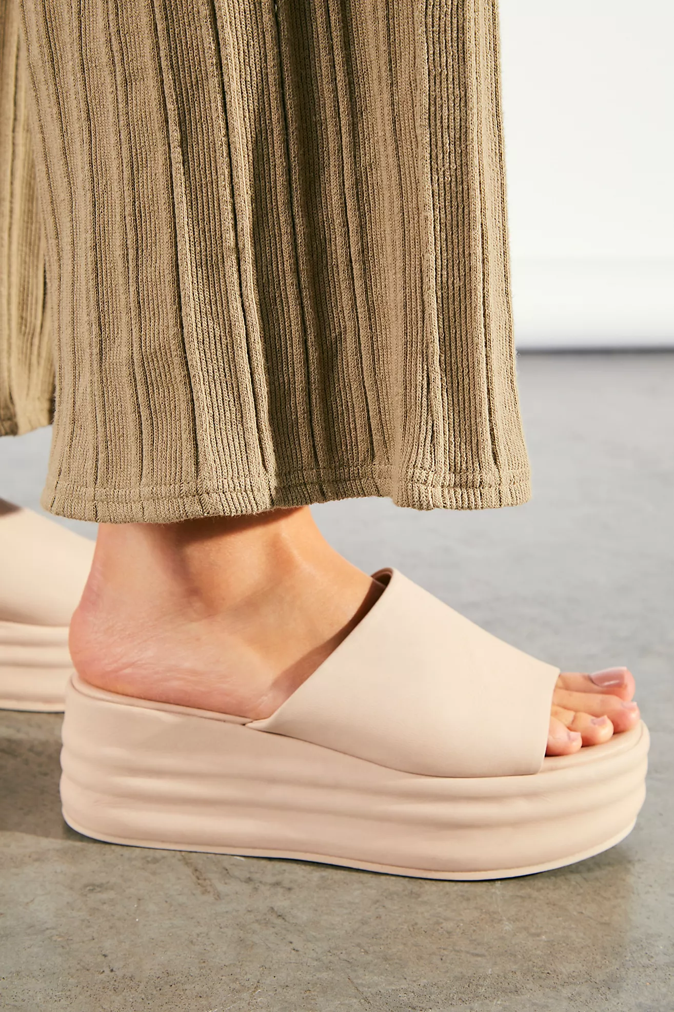 Harbor Flatform Sandals