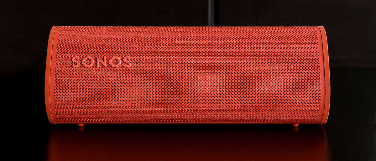 Sonos Roam 2 horizontal front view.