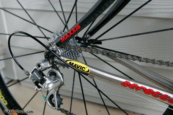 Precious materials titanium chainstays, carbon seatstays, and Campagnolo's ultra-reliable Chorus rear derailleur.