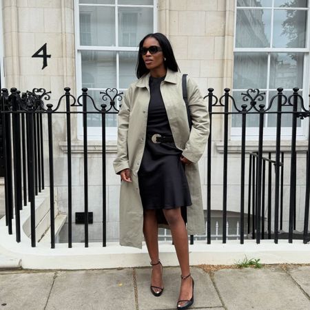 An image of @nlmarilyn wearing one of the best trench coats.