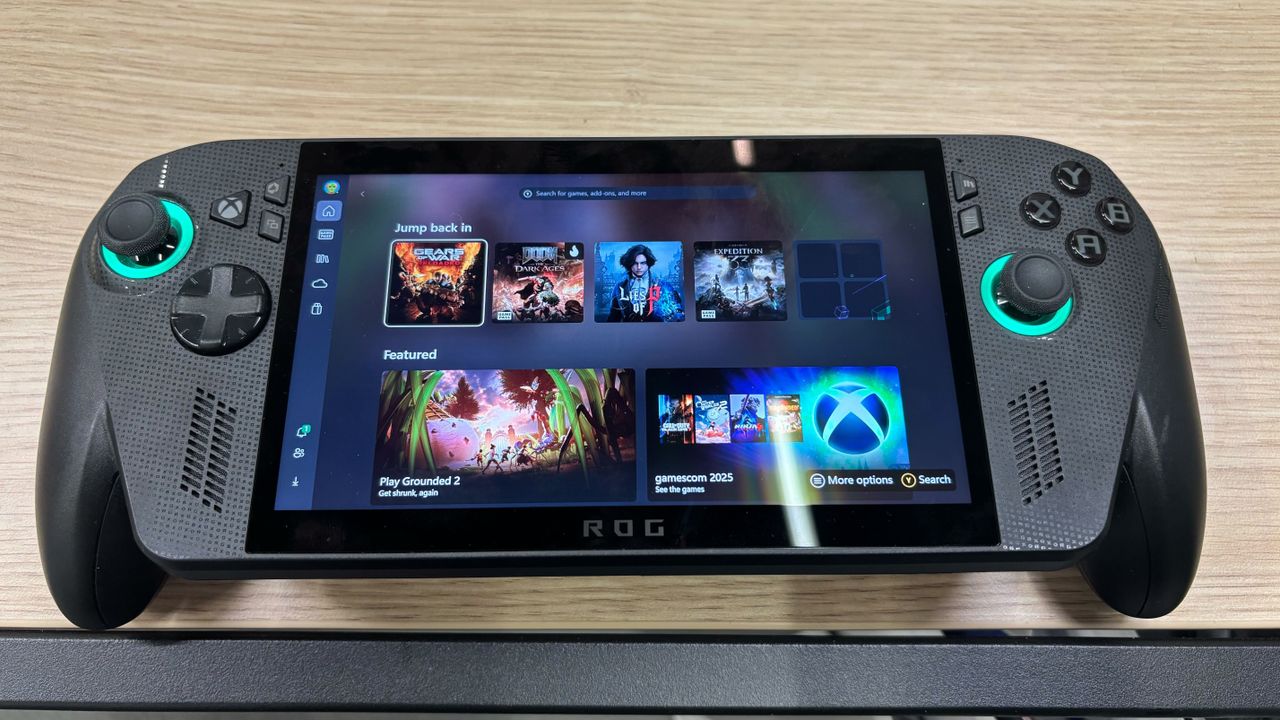 I love the idea of the Asus ROG Xbox Ally, but after trying it out at Gamescom 2025, I won’t be ditching my Switch 2 anytime soon