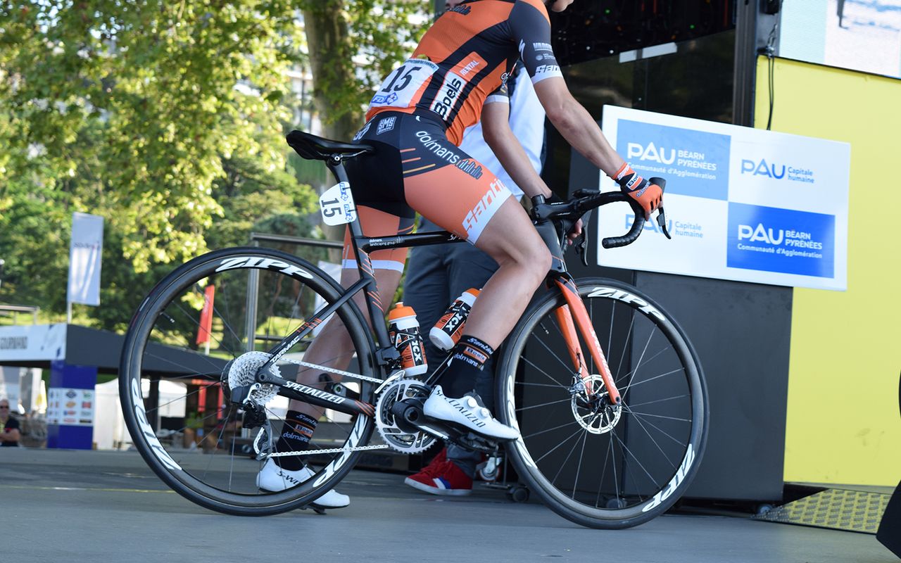 The Boels-Dolmans Specialized Tarmac Disc framesets feature eye-catching orange geometric designs