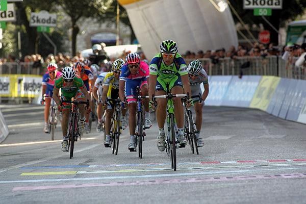 Filippo Pozzato (Liquigas) was first in the chasing group.