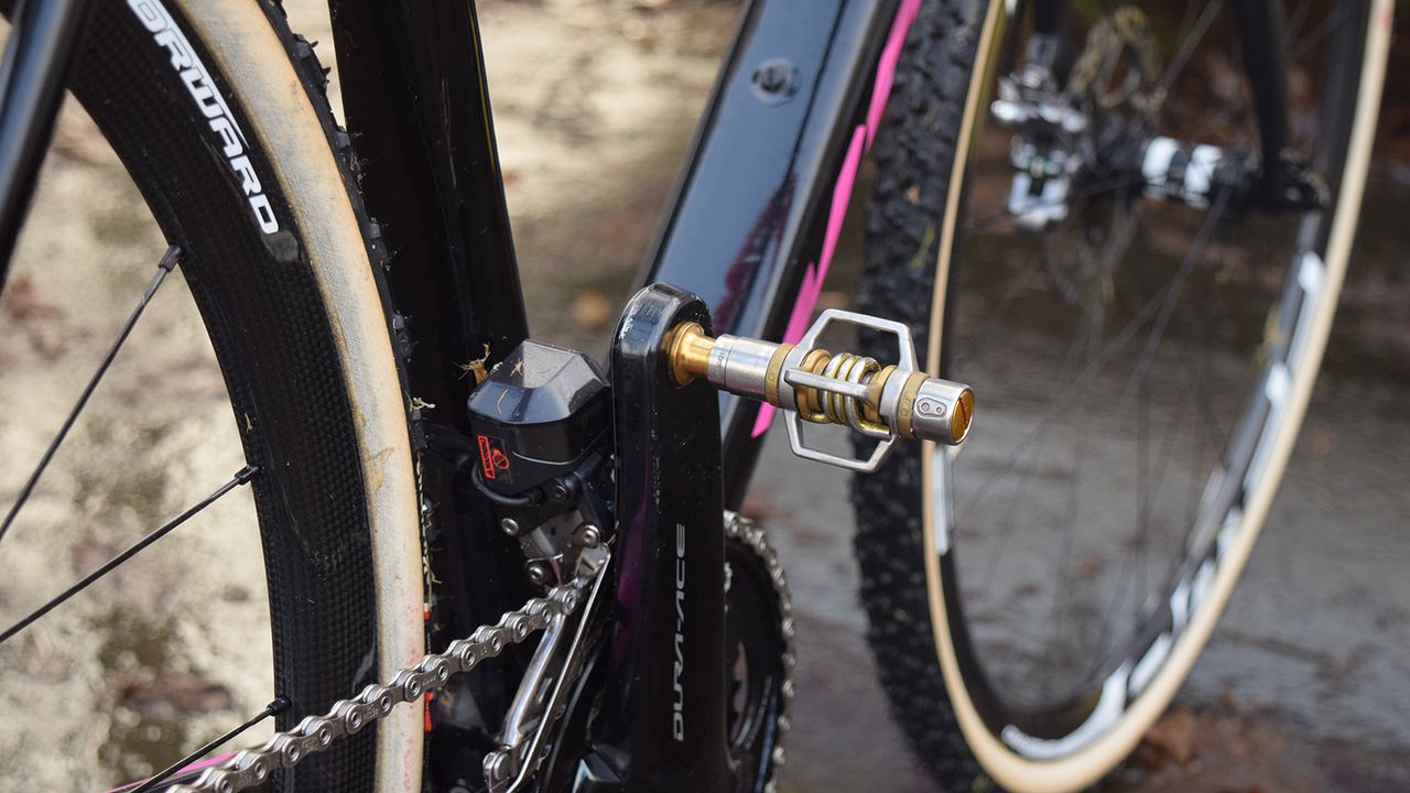 Helen Wyman opts for Crankbrothers Eggbeater pedals