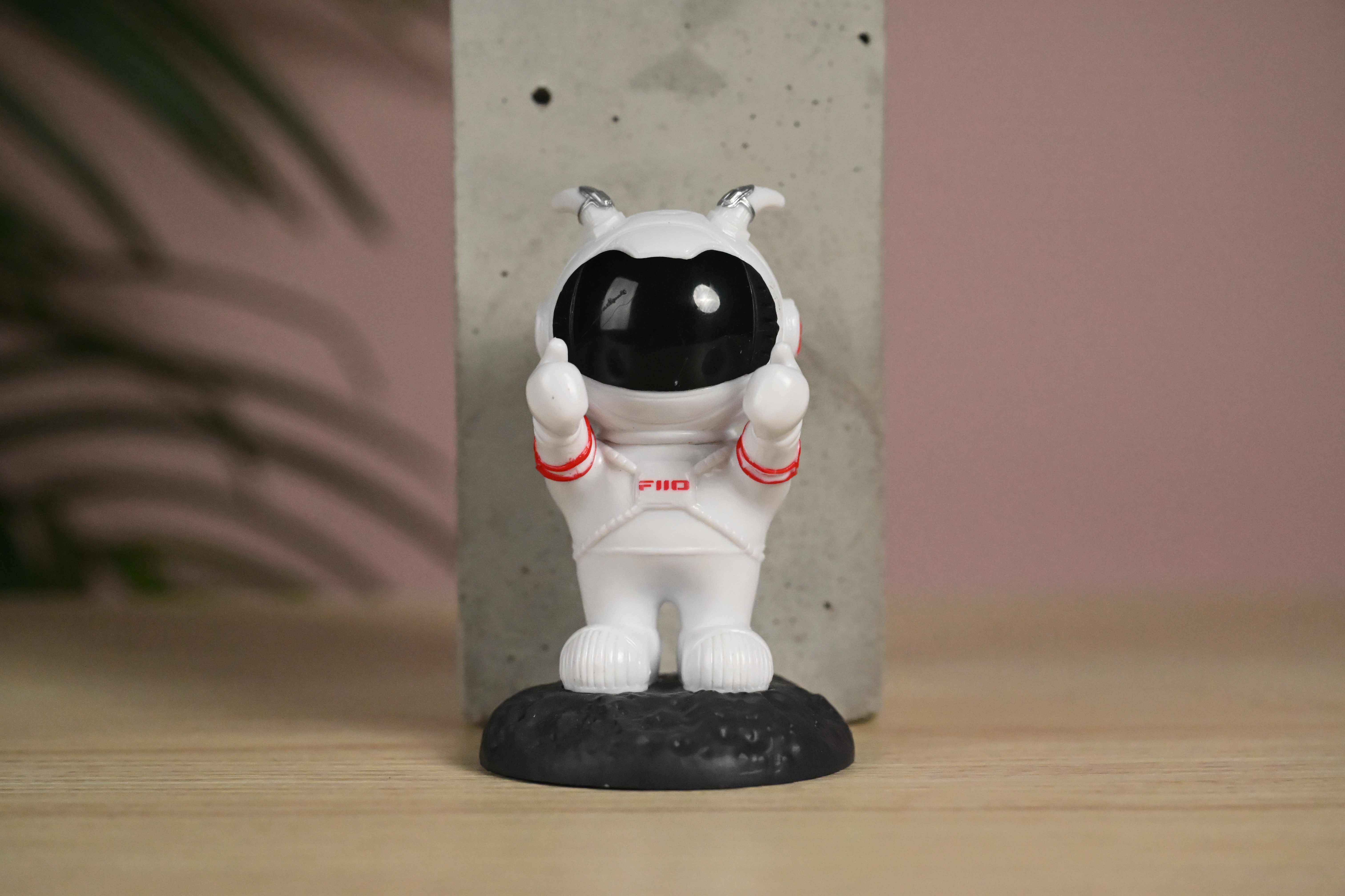 An image of a plastic model taken at ISO12800 on the Nikon Z5II to demonstrate high ISO performance. This is the out of camera JPEG with the camera's standard noise reduction applied.