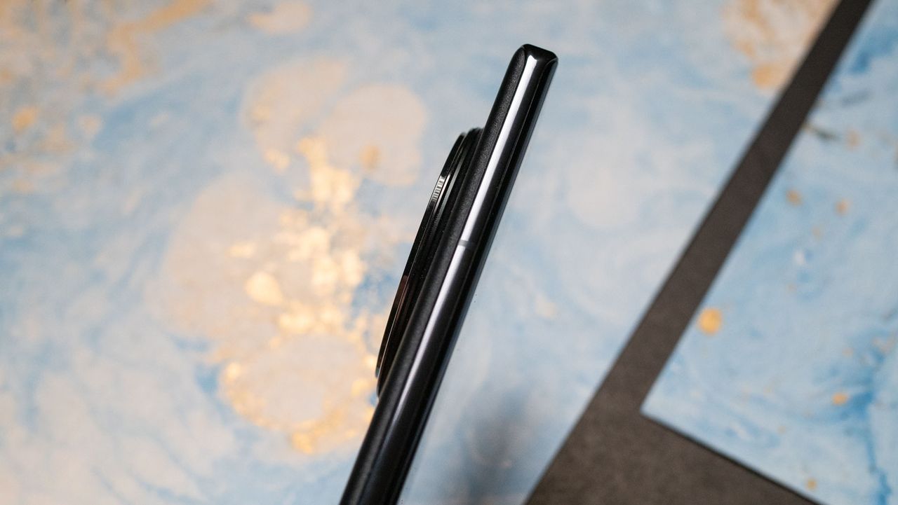 Side view of Vivo X100 Pro showing design