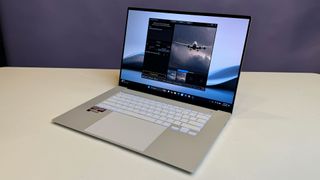 Asus Zenbook S16