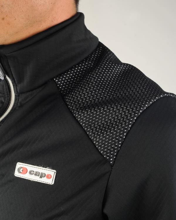 Stretch Windtex Dream panels are used across the tops of the shoulders and back of the neck for extra protection against cold breezes.