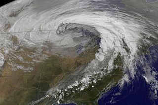 midwest-storm-nasa-101029-02