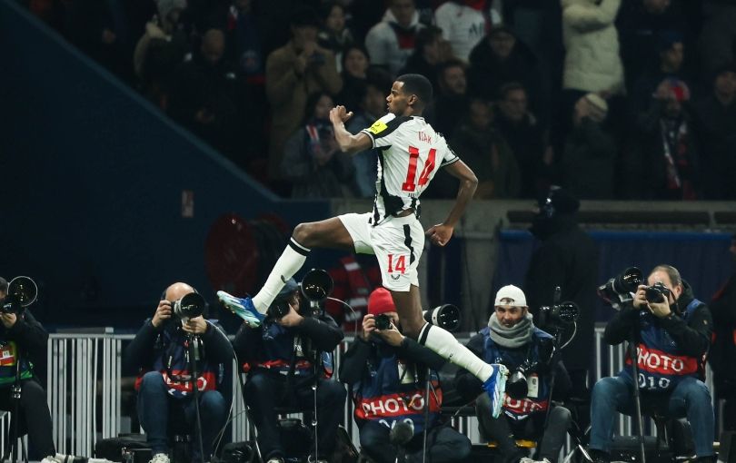 Newcastle United striker Alexander Isak celebrates 