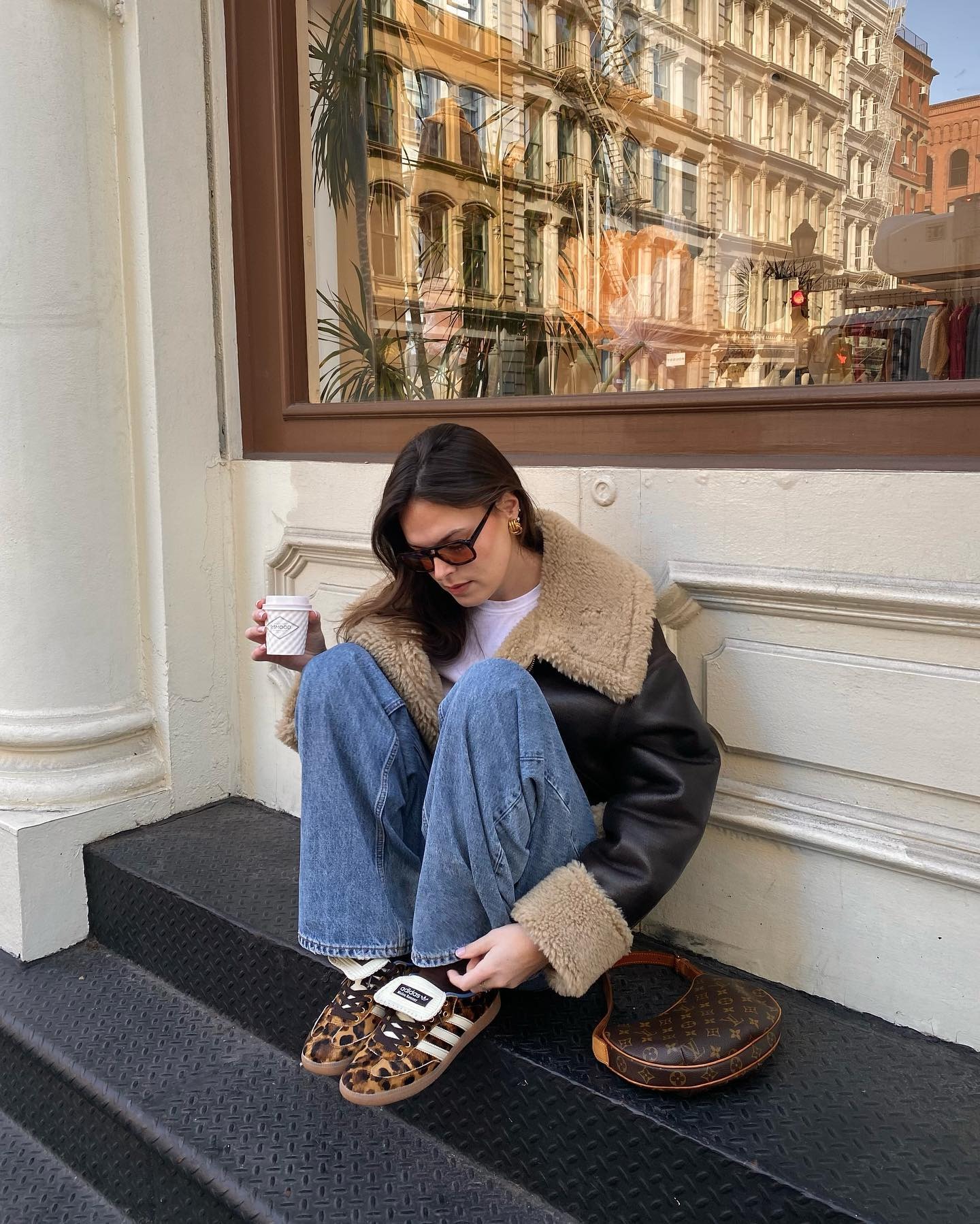 Fashion person Maggie Mccormack @maggie_mccormack wears a chic pinterest outfit.