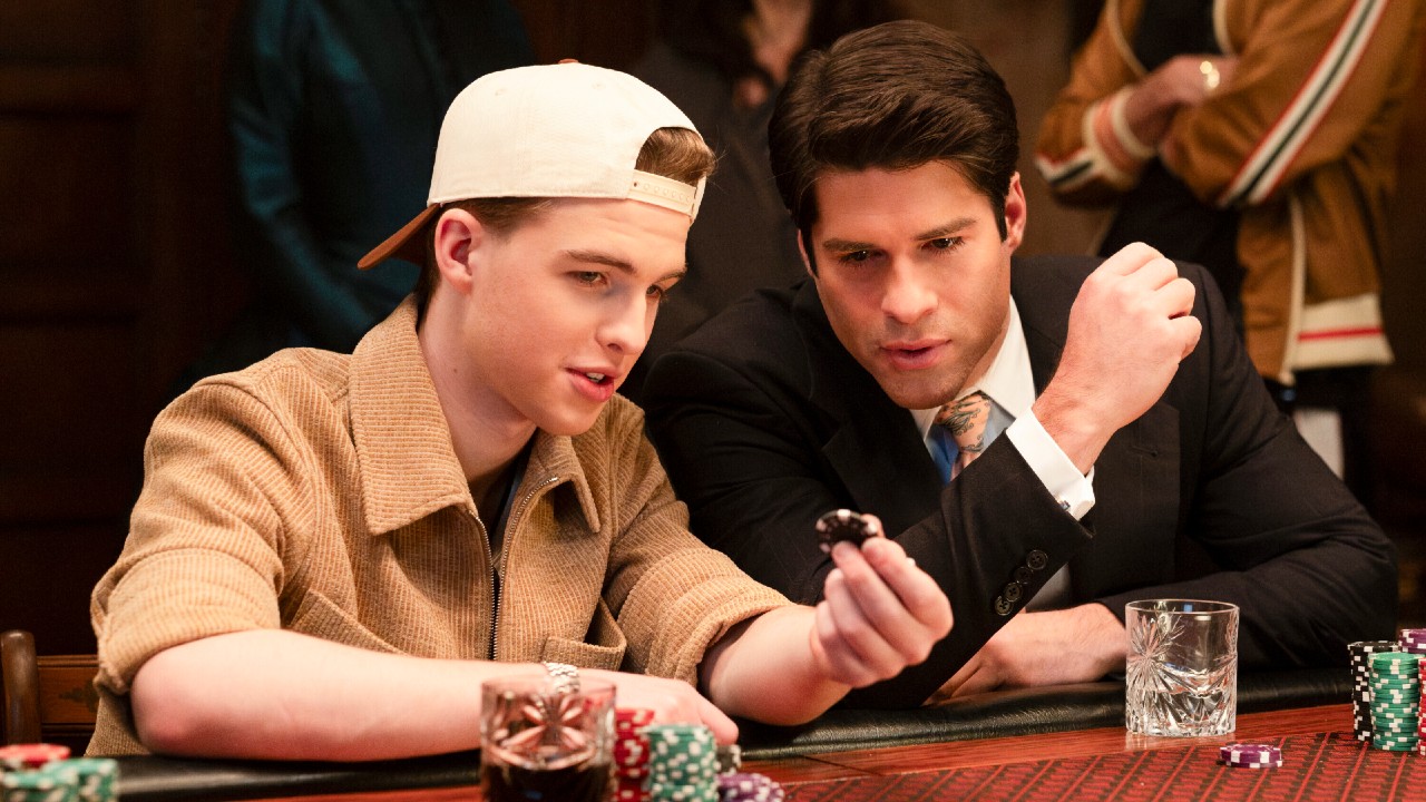 Iain Armitage playing poker on Ghosts.