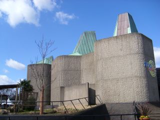 the casson pavilion at london zoo made of concrete forms