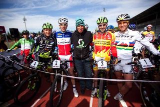 Top pros, with organizer Thomas Frischknecht, on the start line of the 2010 Maremma Cup