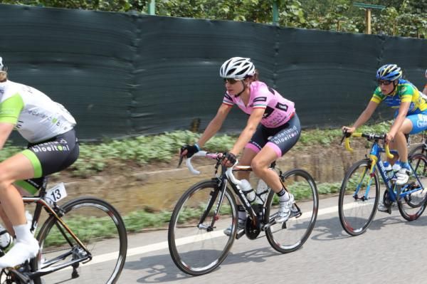 Marianne Vos (Nederland Bloeit) was able to sit back in the bunch until the final climb.
