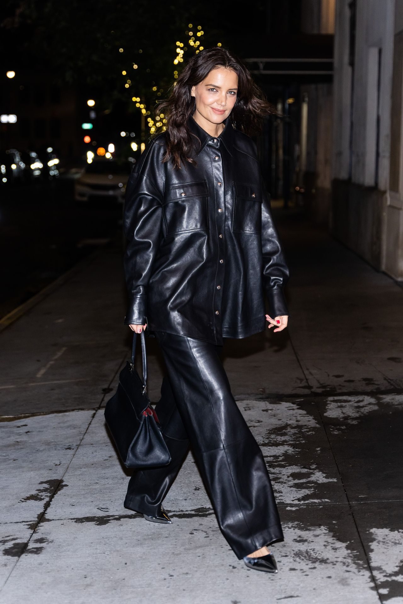 Katie Holmes is seen in Midtown on November 01, 2022 in New York City. (Photo by Gotham/GC Images)