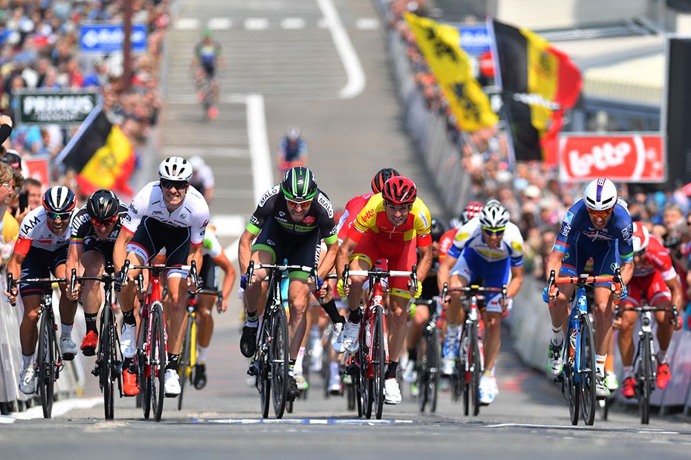 The sprint on stage 1 of the Baloise Belgium Tour