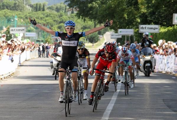 Daniel Martin (Garmin-Cervelo) outsprinted Mauro Santambrogio (BMC) and Miguel Rubiano (D'Angelo &amp; Antenucci - Nippo) for his first win of 2011.