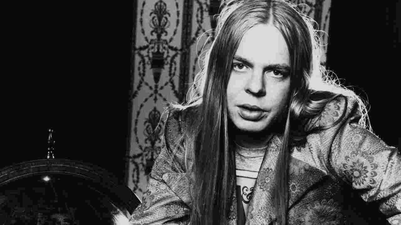 Rick Wakeman posing for a photograph in 1972