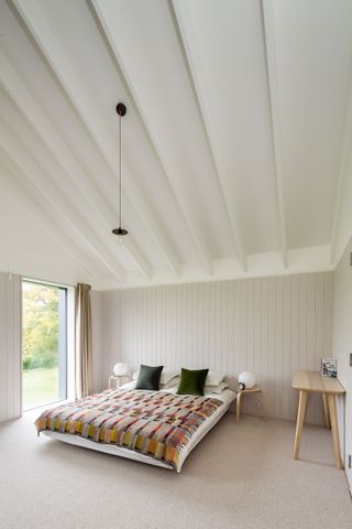 vaulted ceiling in bedroom