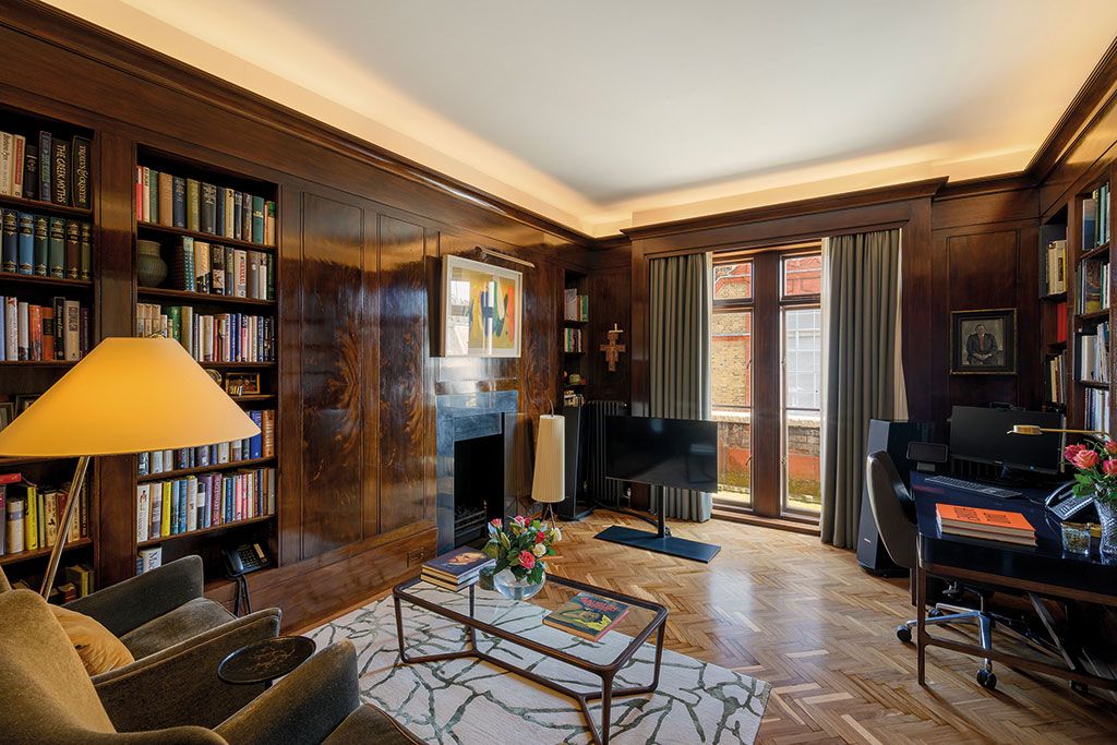 Properties for sale with libraries: Shelley Court, Tite Street, London SW3