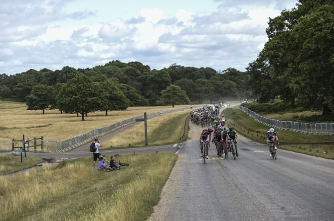 A break tries to go mid-race