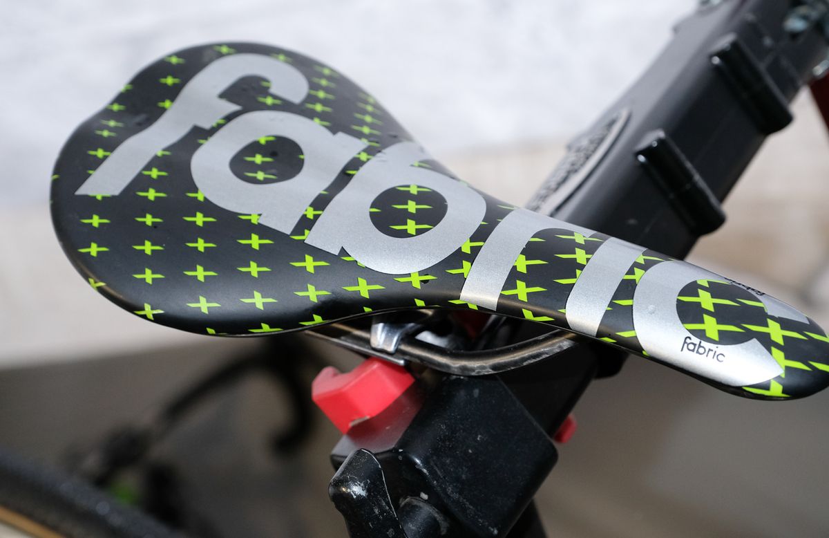 Hyde uses a Fabric carbon saddle